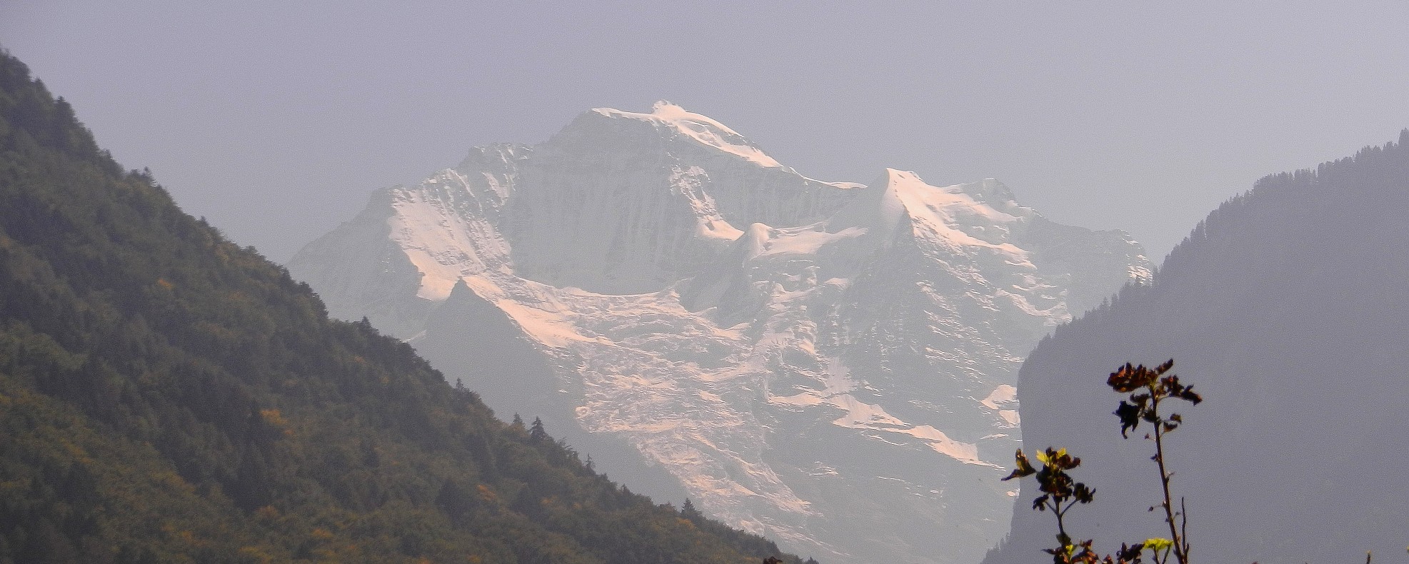 2012Die_Jungfrau_von_Interlaken_aus_1